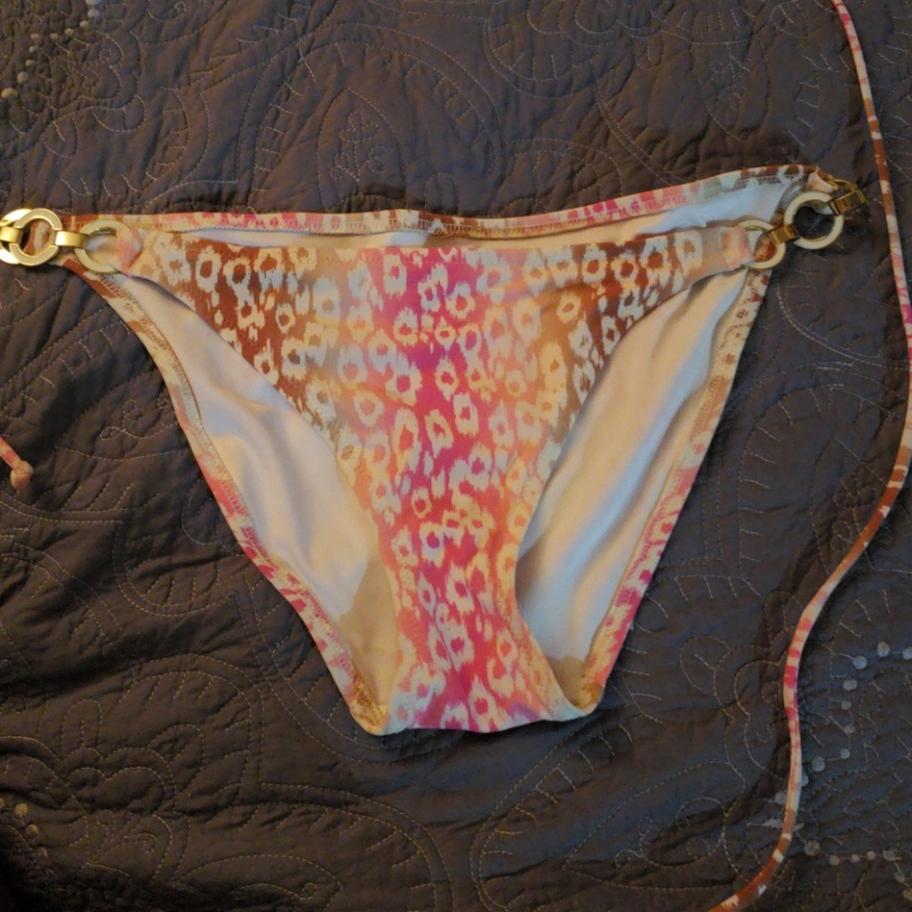 Vs bikini - Picture 3 of 3